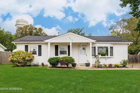 402 Chamberlain St, Toms River, NJ 08757