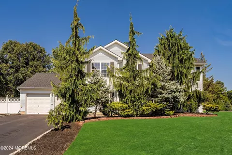 3 Overlook Ct, Manchester, NJ 08759