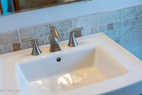 Bath - 746 S River Dr, Forked River, NJ 08731 photo 3 of 8
