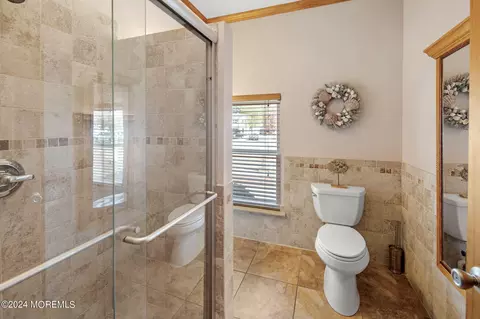 Bath - 746 S River Dr, Forked River, NJ 08731 photo 4 of 8