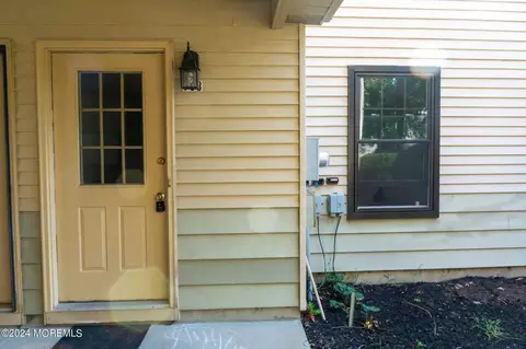 703 Goldthread Ct, Jackson, NJ 08527 photo 2