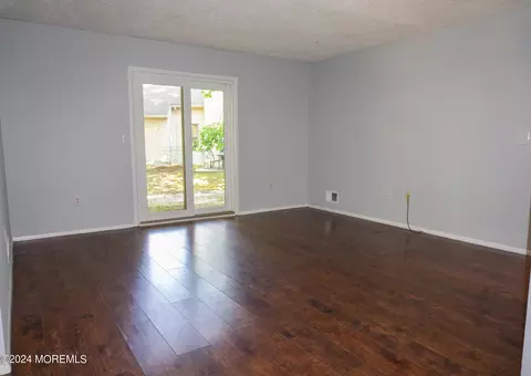703 Goldthread Ct, Jackson, NJ 08527 photo 3