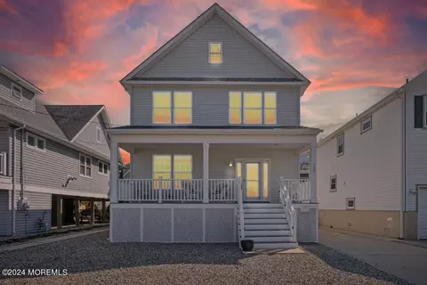 125 10th Ave, Seaside Park, NJ 08752