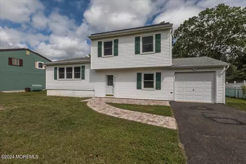6 Spruce Dr, Little Egg Harbor, NJ 08087