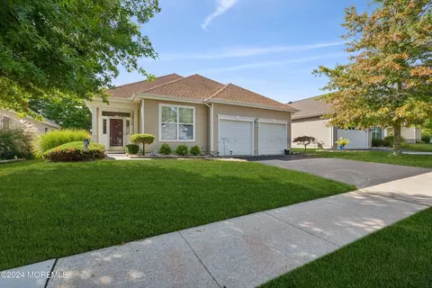 20 Bridgewaters, Barnegat, NJ 08005