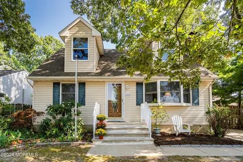 1220 Lewis Rd, Point Pleasant, NJ 08742
