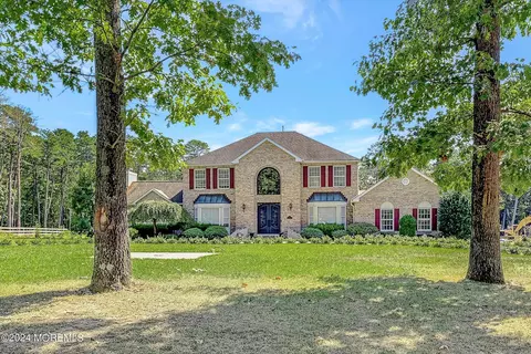 5 Wright Ct, Millstone, NJ 08510