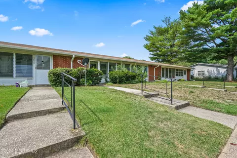 365 Chesterfield Ct # C, Lakewood, NJ 08701