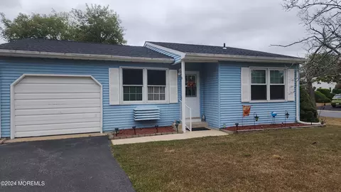 15 Keene St, Whiting, NJ 08759