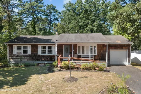401 Bismarck St, Toms River, NJ 08757