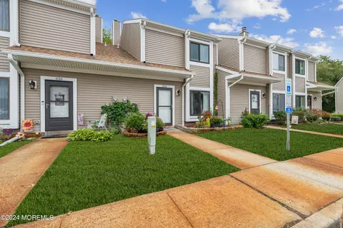 1016 Sandra Pl, Brick, NJ 08724