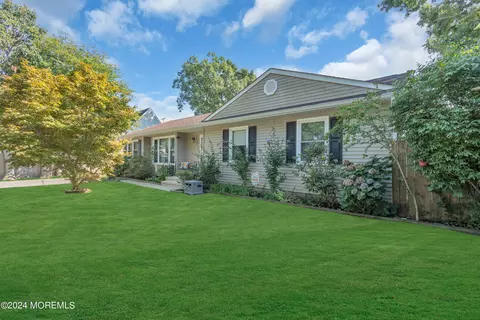 1981 Old St, Toms River, NJ 08753