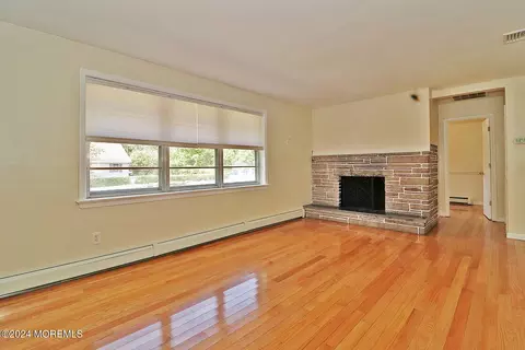 Living - 112 E Lacey Rd, Forked River, NJ 08731 photo 2 of 5