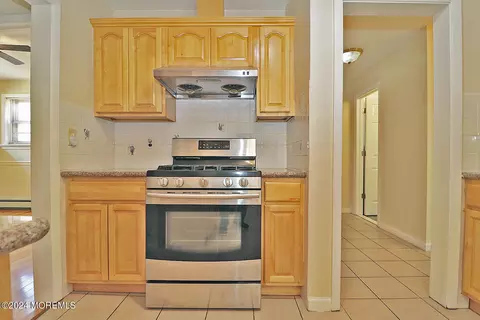 Kitchen - 112 E Lacey Rd, Forked River, NJ 08731 photo 3 of 5