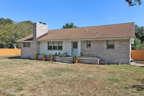 112 E Lacey Rd, Forked River, NJ 08731