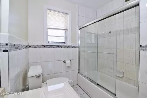 Bath - 112 E Lacey Rd, Forked River, NJ 08731 photo 2 of 3