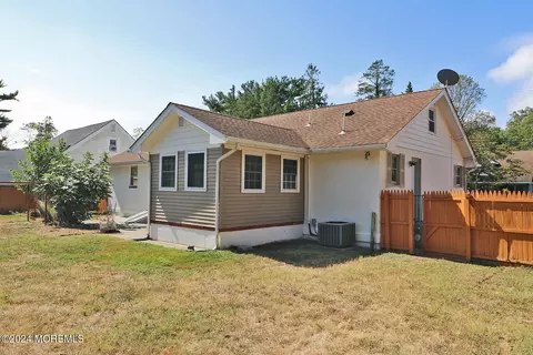 Exterior - 112 E Lacey Rd, Forked River, NJ 08731 photo 2 of 7