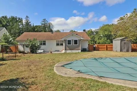 Exterior - 112 E Lacey Rd, Forked River, NJ 08731 photo 4 of 7
