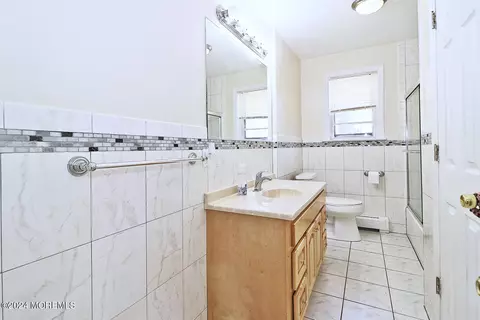 Bath - 112 E Lacey Rd, Forked River, NJ 08731 photo 1 of 3