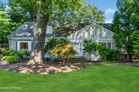 85 Hance Rd, Fair Haven, NJ 07704