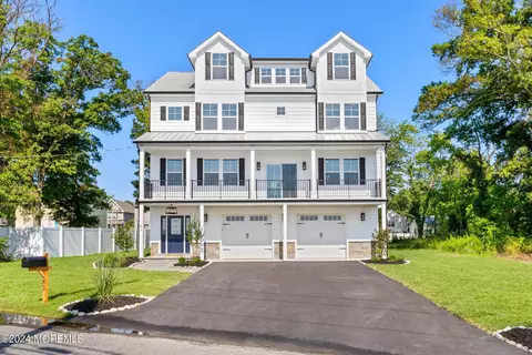 82 Main St, Middletown, NJ 07748