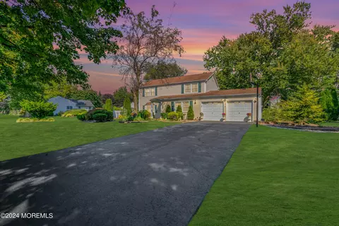 152 Derby Dr, Freehold, NJ 07728