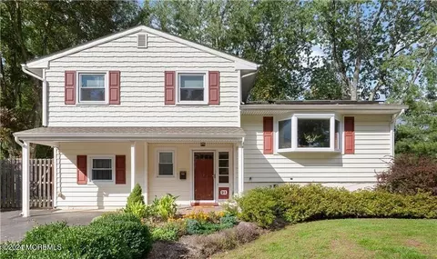 21 Desser Pl, Metuchen, NJ 08840