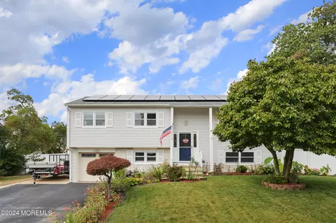 558 Vaughn Ave, Toms River, NJ 08753
