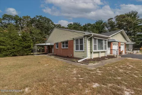 2 Boston Ct # A, Whiting, NJ 08759