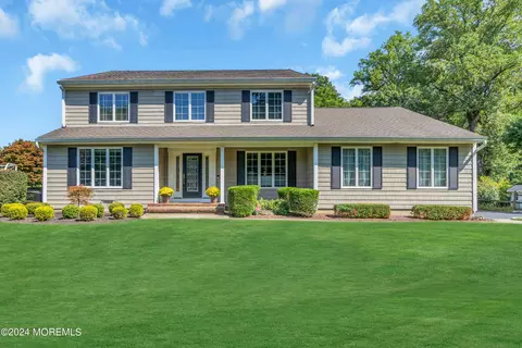 11 Cook Pl, Middletown, NJ 07748