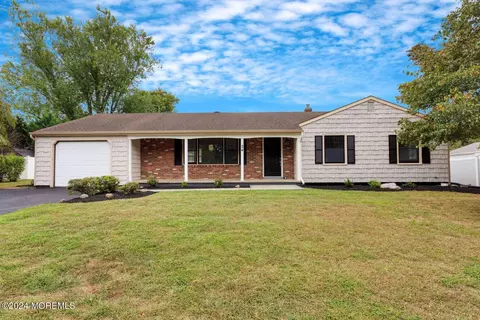 24 Toomin Dr, Tinton Falls, NJ 07753