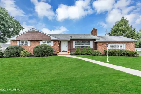 915 Hazelwood Ave, Middlesex, NJ 08846