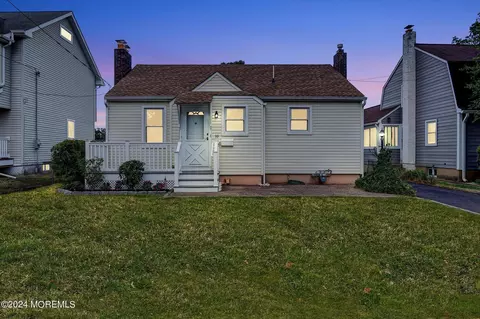 39 Watson Pl, Eatontown, NJ 07724