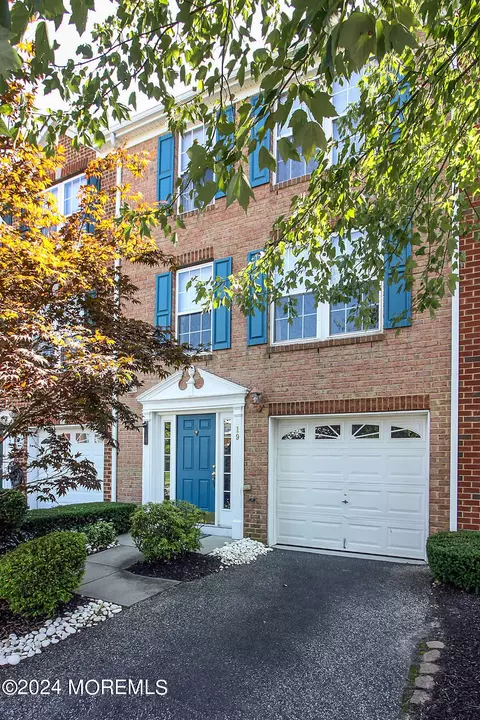 19 Saxton Rd #58, Farmingdale, NJ 07727