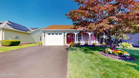 26 Wycombe Way, Manchester, NJ 08759