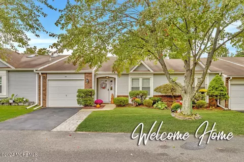 60 Woodshill Dr S, Lakewood, NJ 08701