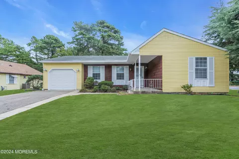 7 Stonybrook Rd #60, Manchester, NJ 08759