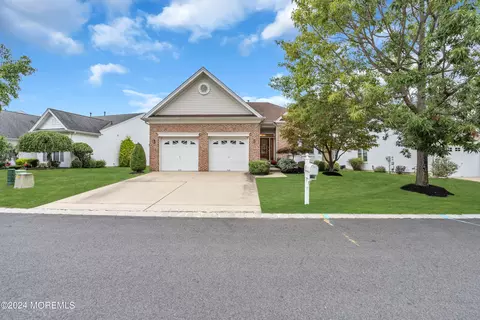 38 Barton Creek Rd, Jackson, NJ 08527