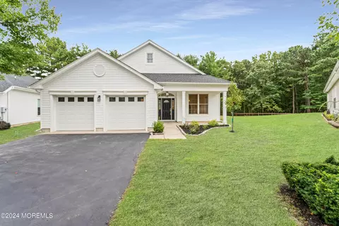 14 Dapplefields Ct, Lakewood, NJ 08701