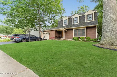 643 Weston Dr, Toms River, NJ 08755