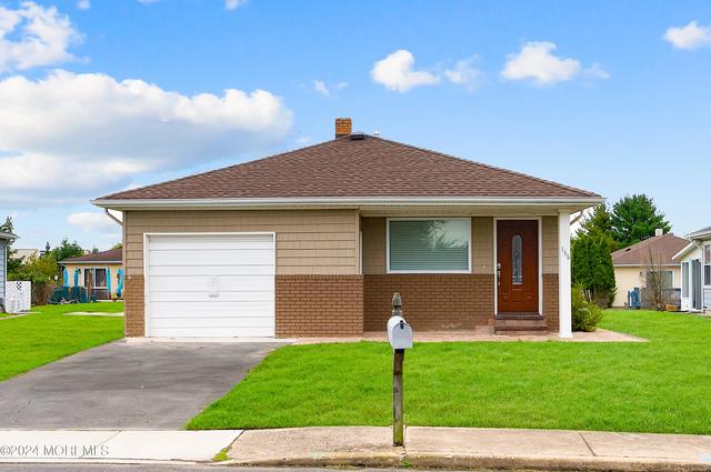 166 Harrington Dr N, Toms River, NJ 08757