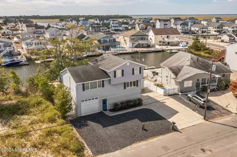 106 E Navasink Dr, Little Egg Harbor, NJ 08087