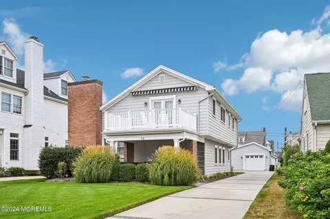 12 Pennsylvania Ave, Spring Lake, NJ 07762