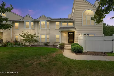 228 Mill Run Ct, Hightstown, NJ 08520