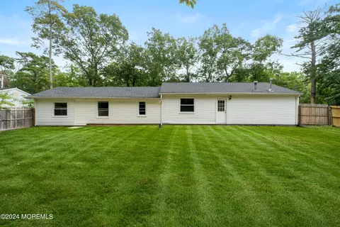 Exterior - 20 Willow St, Waretown, NJ 08758 photo 6 of 7