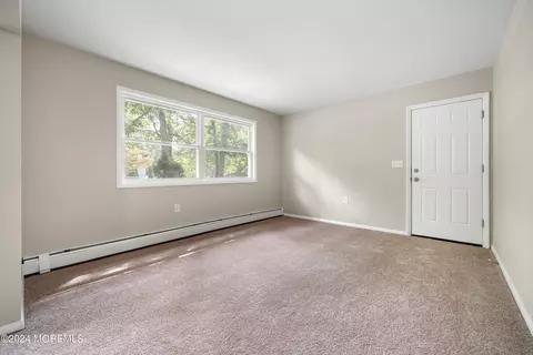 Living - 20 Willow St, Waretown, NJ 08758 photo 2 of 3