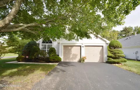 2905 Lenox St, Toms River, NJ 08755