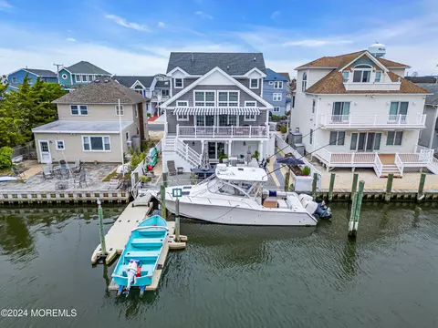 215-217 N St, Seaside Park, NJ 08752