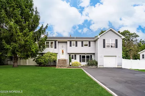 617 8th Ave, Toms River, NJ 08757