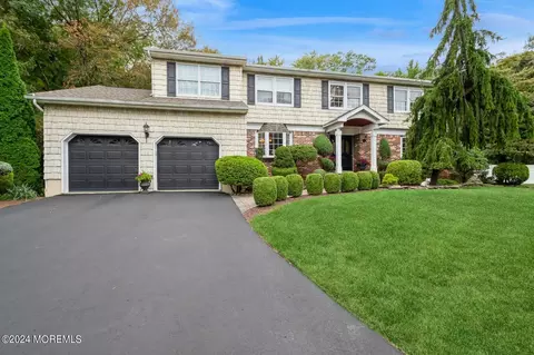 5 Colby Ct, Manalapan, NJ 07726